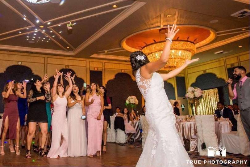 Bouquet toss