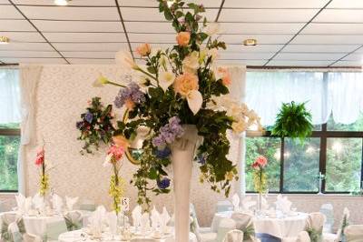 Elegance table setup with centerpiece