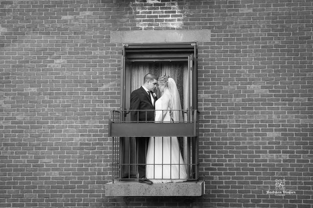 B&W City couple Portrait