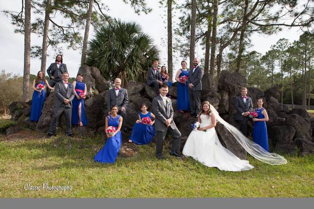 Group photo with the couple