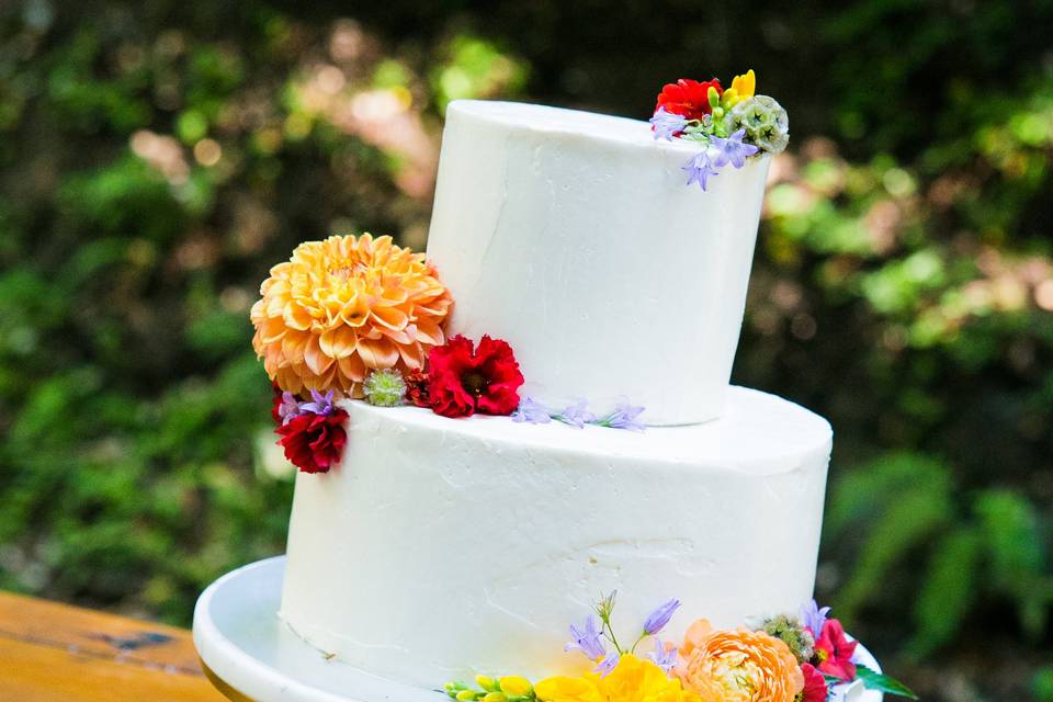 Wedding cake florals