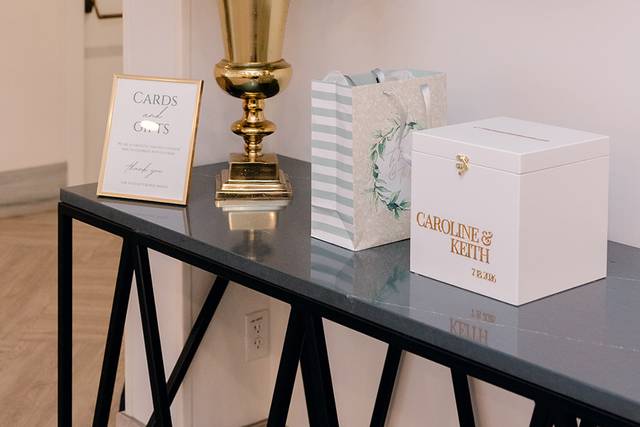 Blue and white welcome table