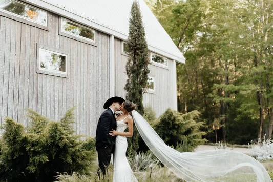 Reception barn