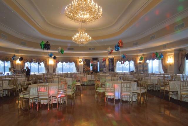 Mixing and announcing for Long Island Press/Bethpage federal Credit Union Best of LI awards event held at Oheka Castle Feb 2015. This was the third time I was asked to play for this prestigious event on Long Island.