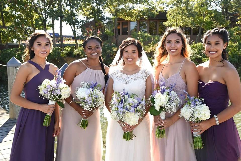 Group photo with the bridesmaids