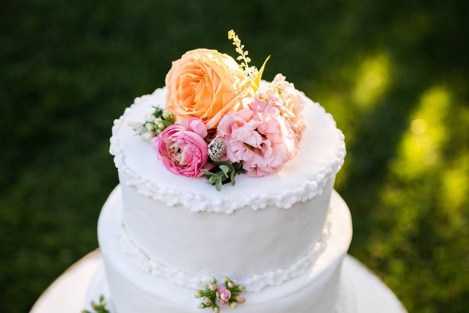 Floral wedding cake