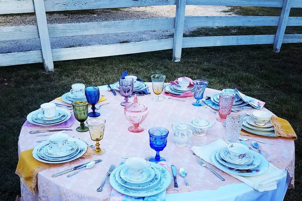 My China Place: Vintage China Rentals and Sales