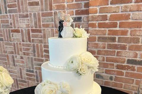 White Wedding cake