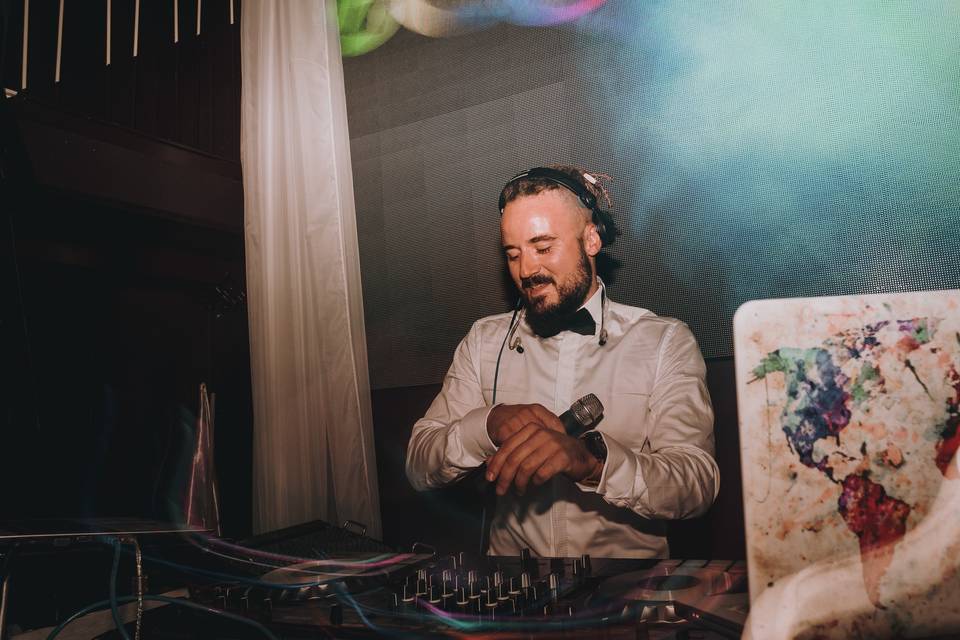 Your Wedding DJ