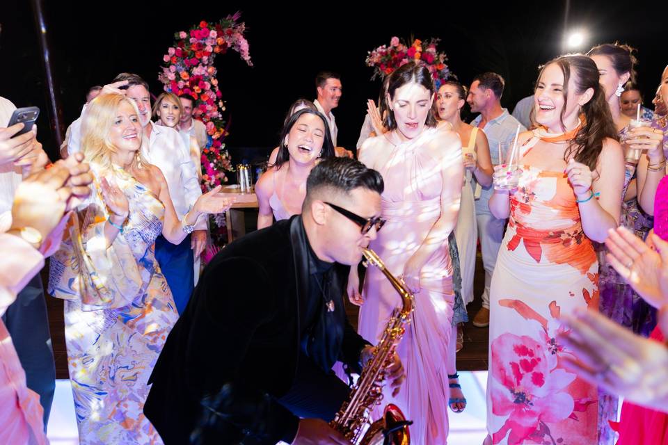 DJ and El. Violinist