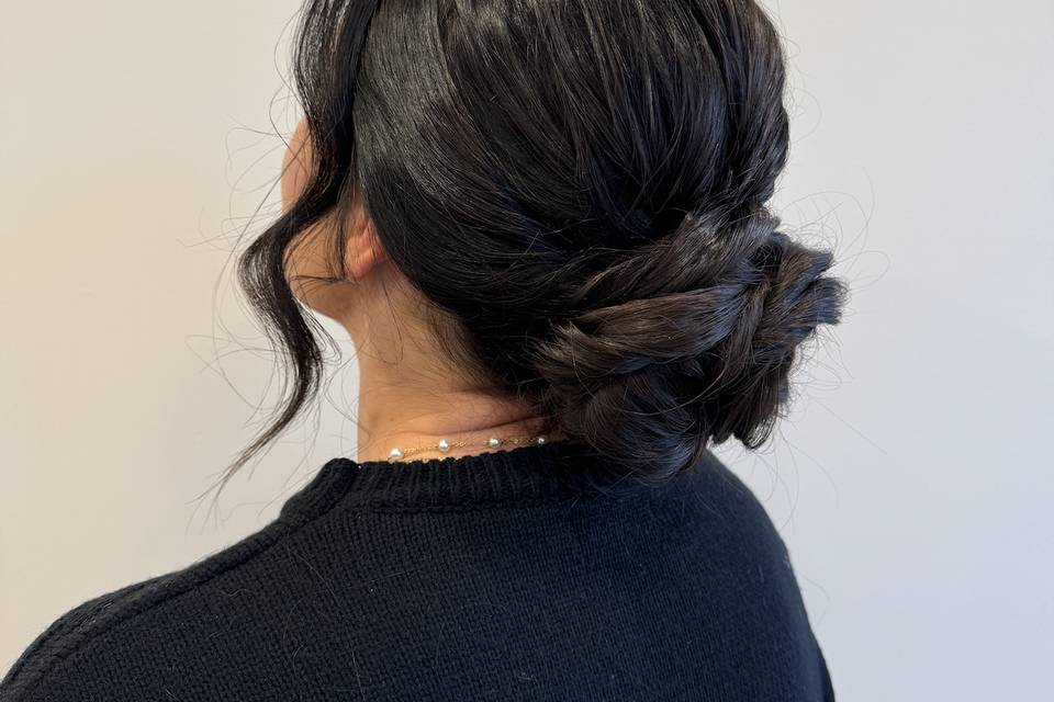 Voluminous low bun