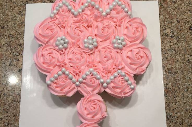 Rattle cupcake cake - pink