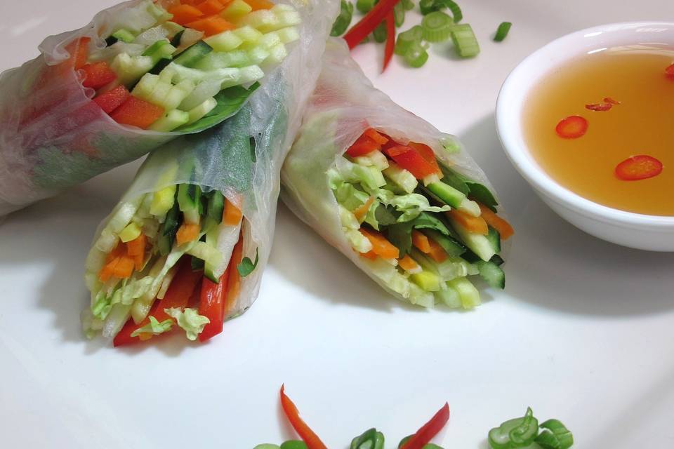 Asian vegetable spring roll with sesame ginger sauce