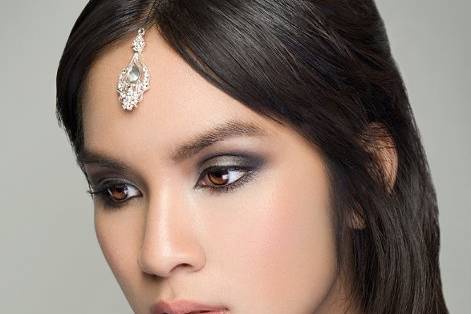 Elizabeth TL - Makeup Artist