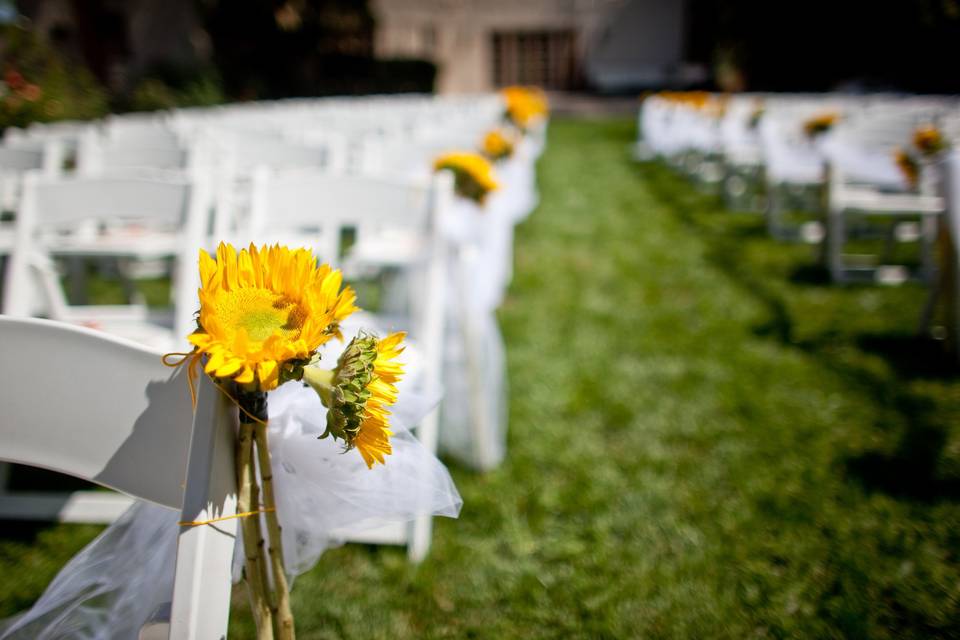 Sunflower Aisle Decor. Kelly & Glen Chinese Fusion Wedding @Beverly Hills Private Estate. (Gavin Holt Photography)
