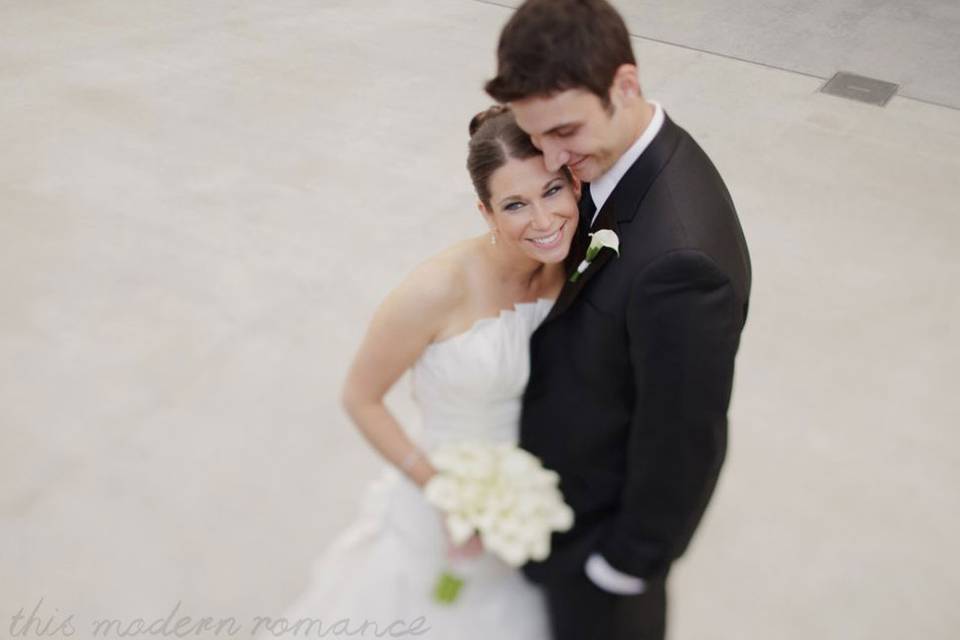 Kelly & Matt Modern Wedding @Skirball Cultural Center Los Angeles (This Modern Romance Photography)