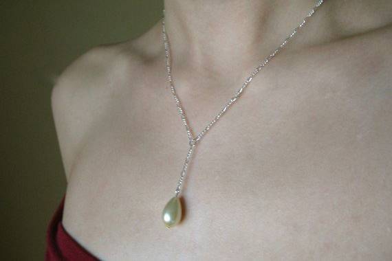 Dewdrop Pearl Pendant