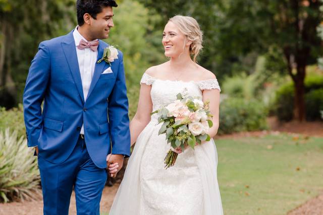 Bride & Groom stroll