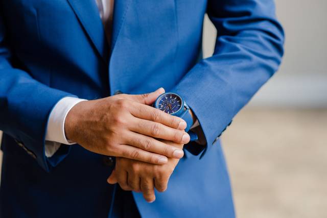 Groom watch