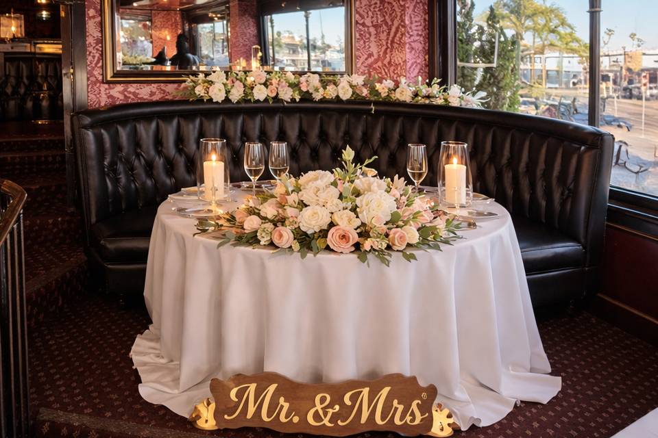 Sunset Room Sweetheart Table