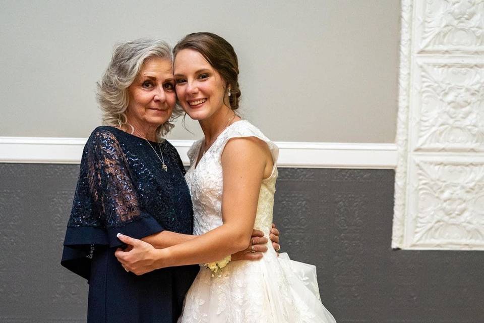 Bride & mama