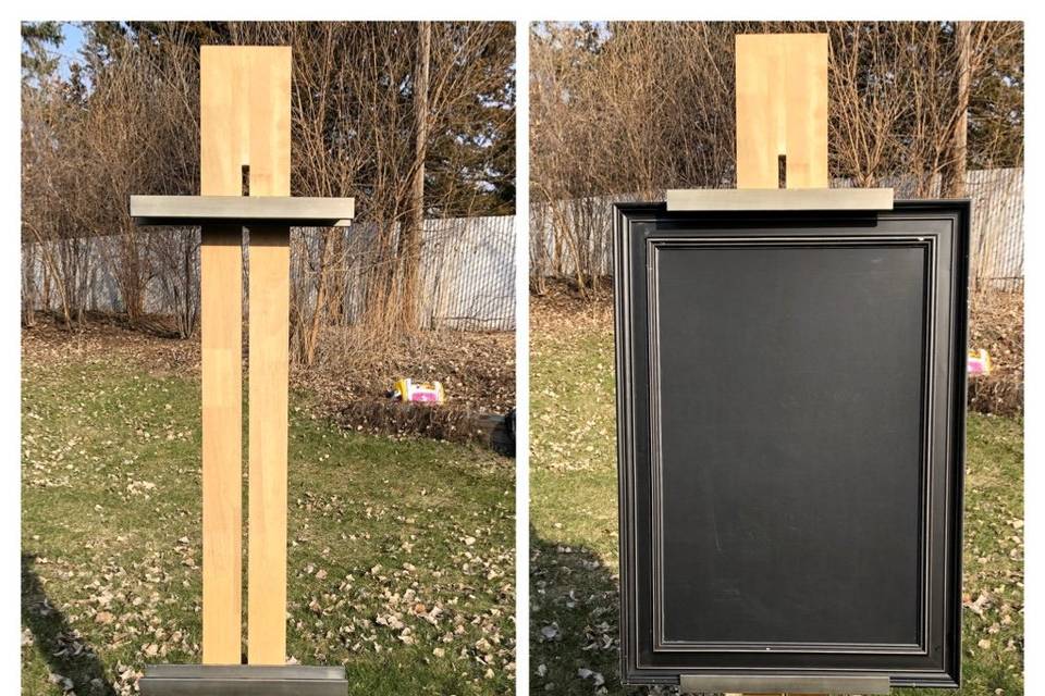 Easel with or without chalkboa