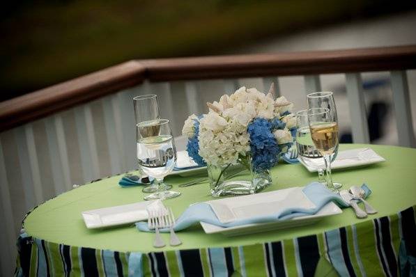 Green table setting