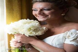 Bride holding her bouquet