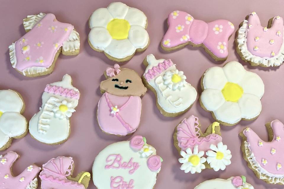 Adorable daisy sugar cookies