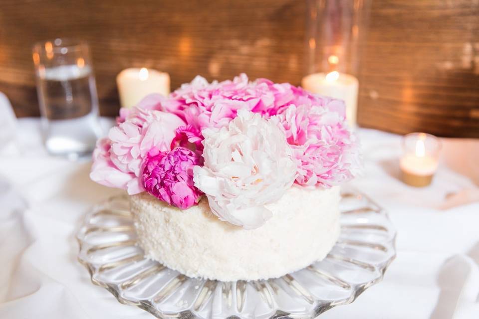 Wedding cake table