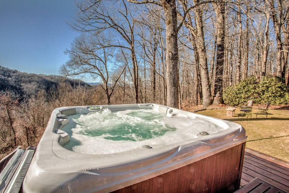Hot Tub at Bearwallow Cottage