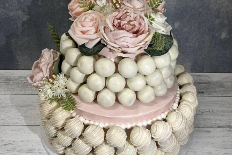 Mr & Mrs Wedding Cake