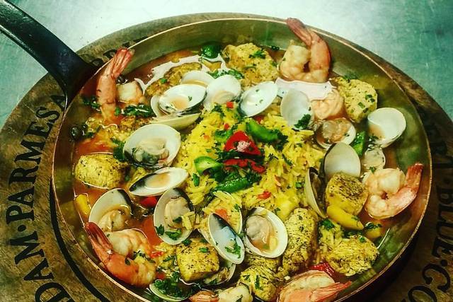 Seafood paella