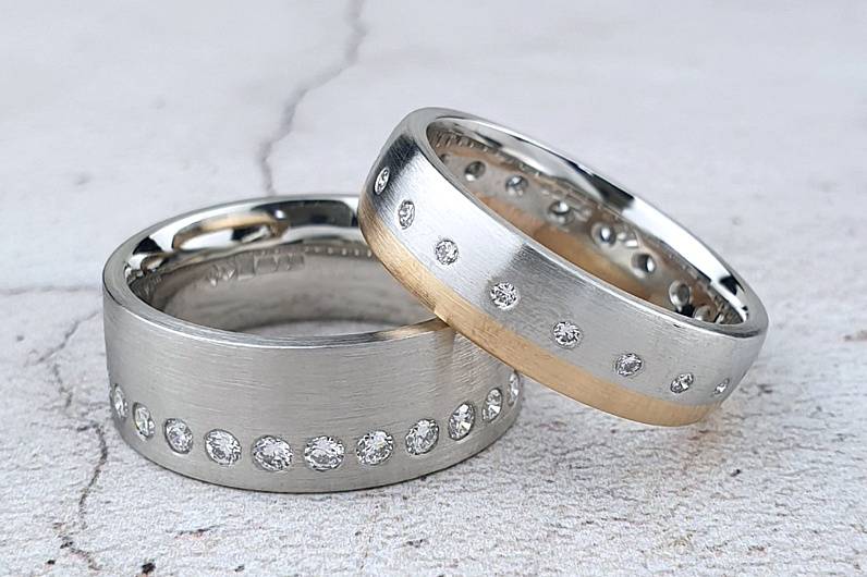 Men's diamond wedding rings