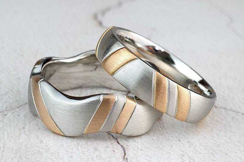 Unique men's wedding rings