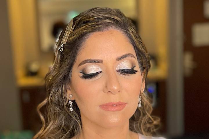 Glowing makeup