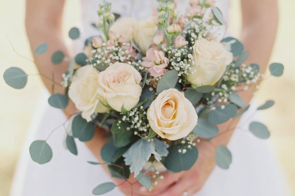 The bride's bouquet (Grace Aston Photography)