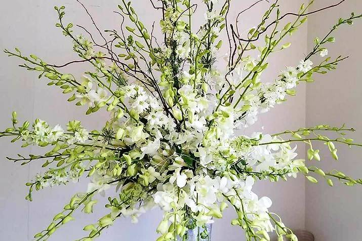 Custom white tall centerpiece