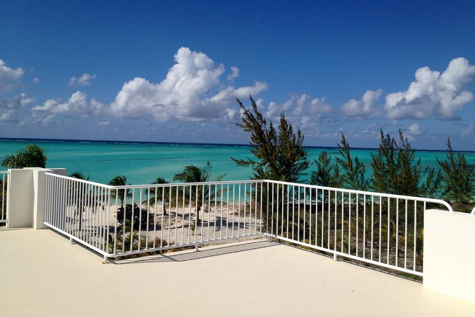 Roof top party patio with bar and bathroom. The perfect place to get that 