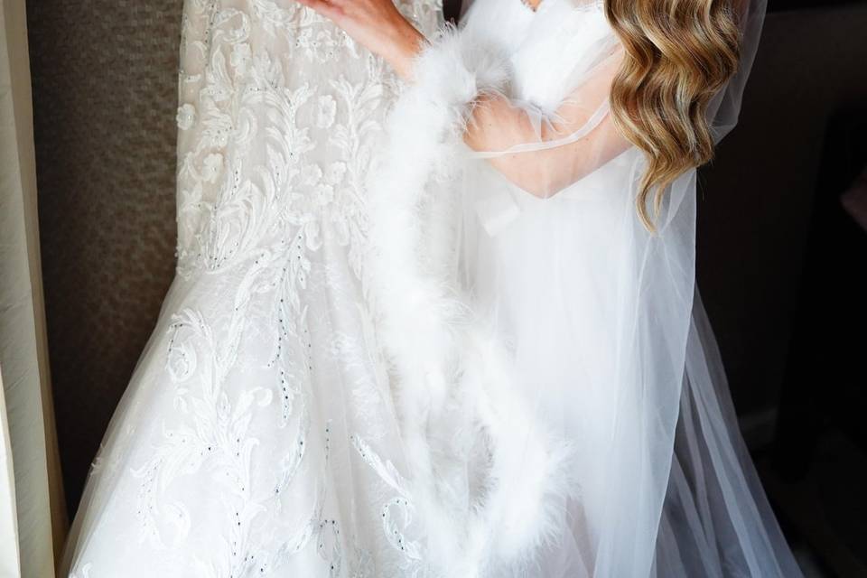 Gorgeous, full glam bride