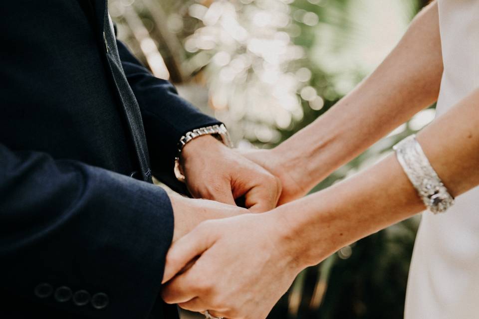 Hands to hold