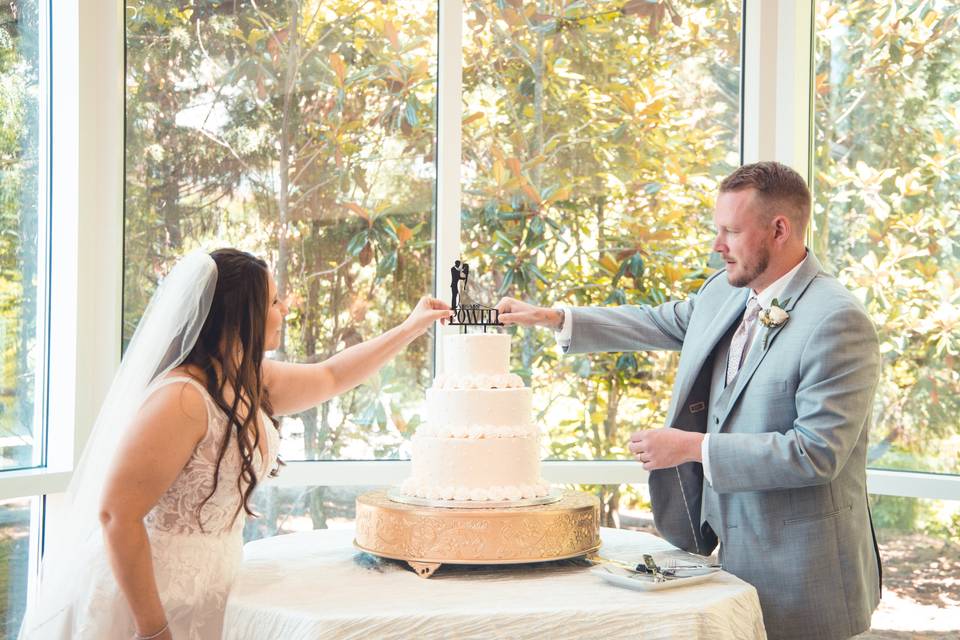 Topping the wedding cake