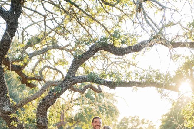 Hill Country Bride and Groom