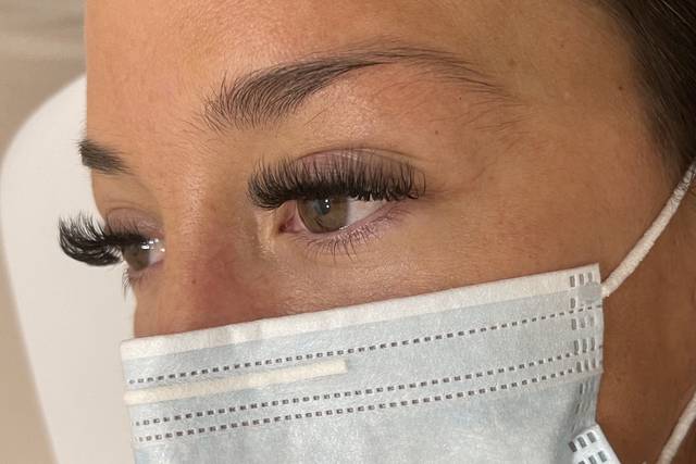 Volume eyelash extensions