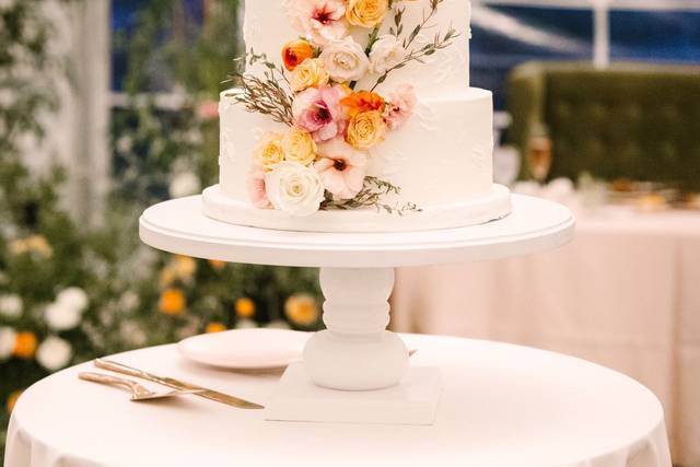 Four tier cake with floral acc