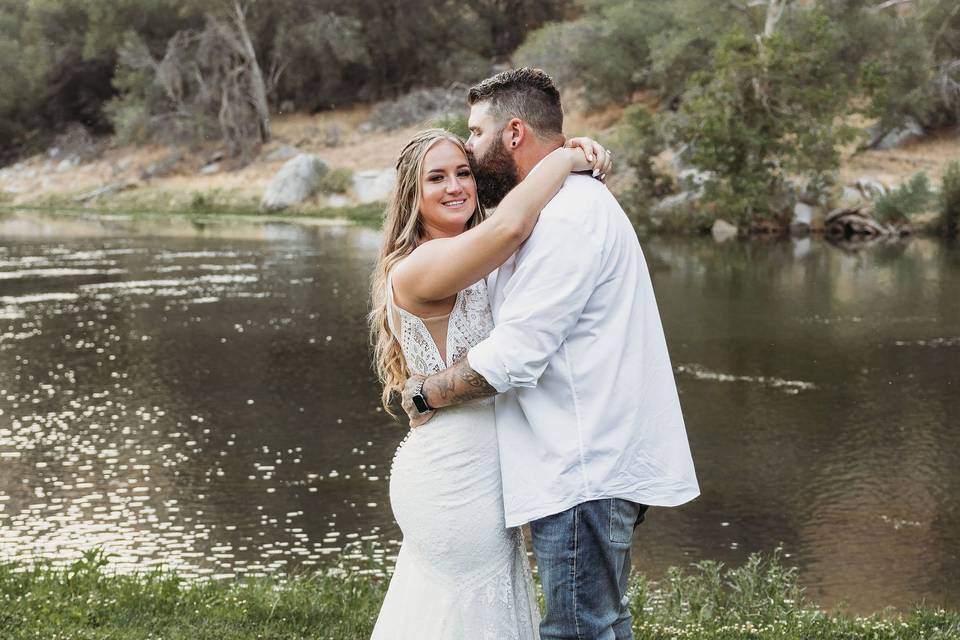 Outdoor riverfront couple pho