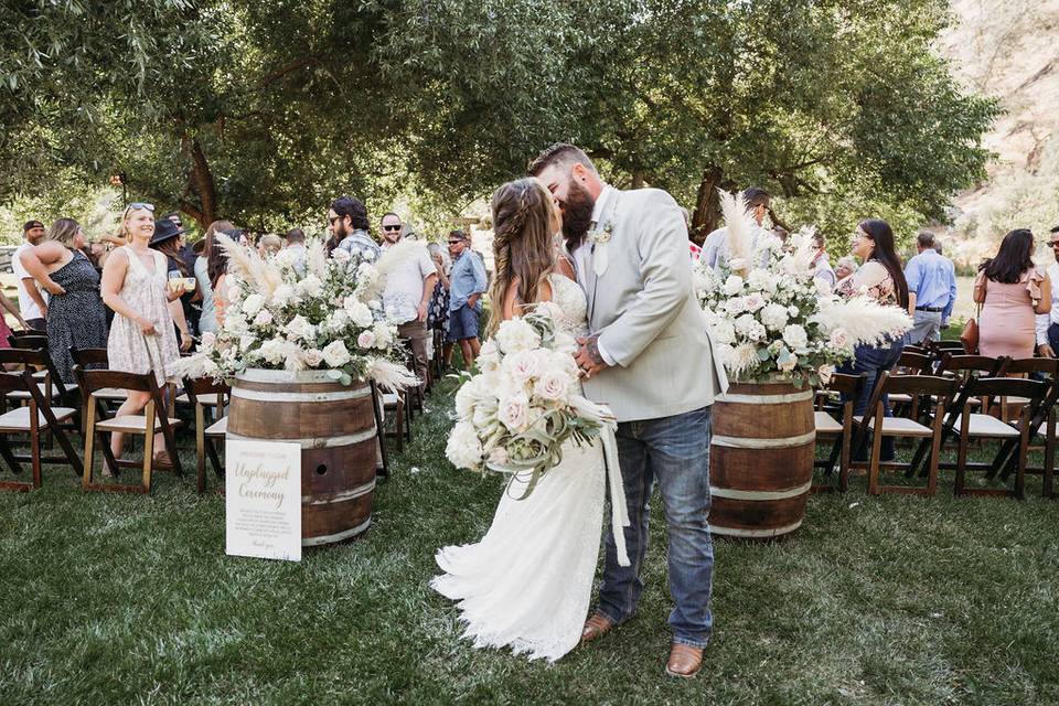 Outdoor riverway wedding cerem