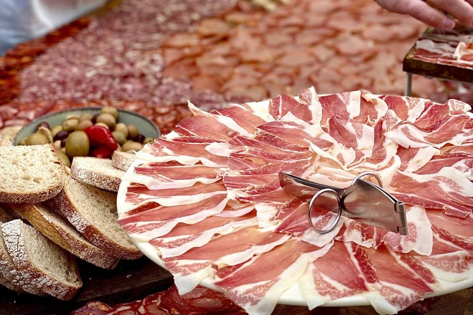 Charcuterie plater