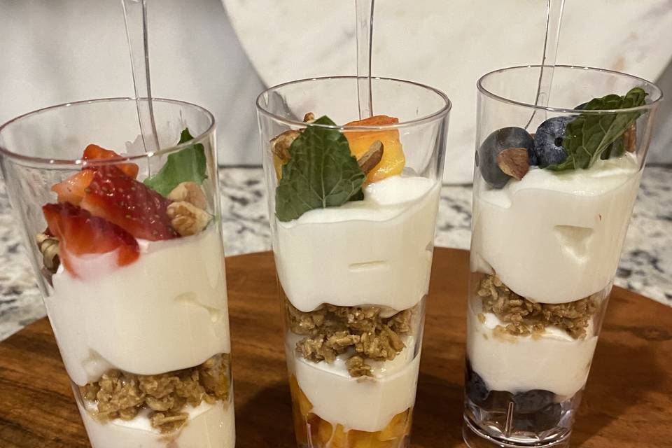 Mini yogurt parfaits