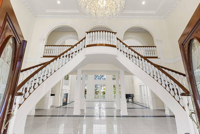 Grand Staircase
